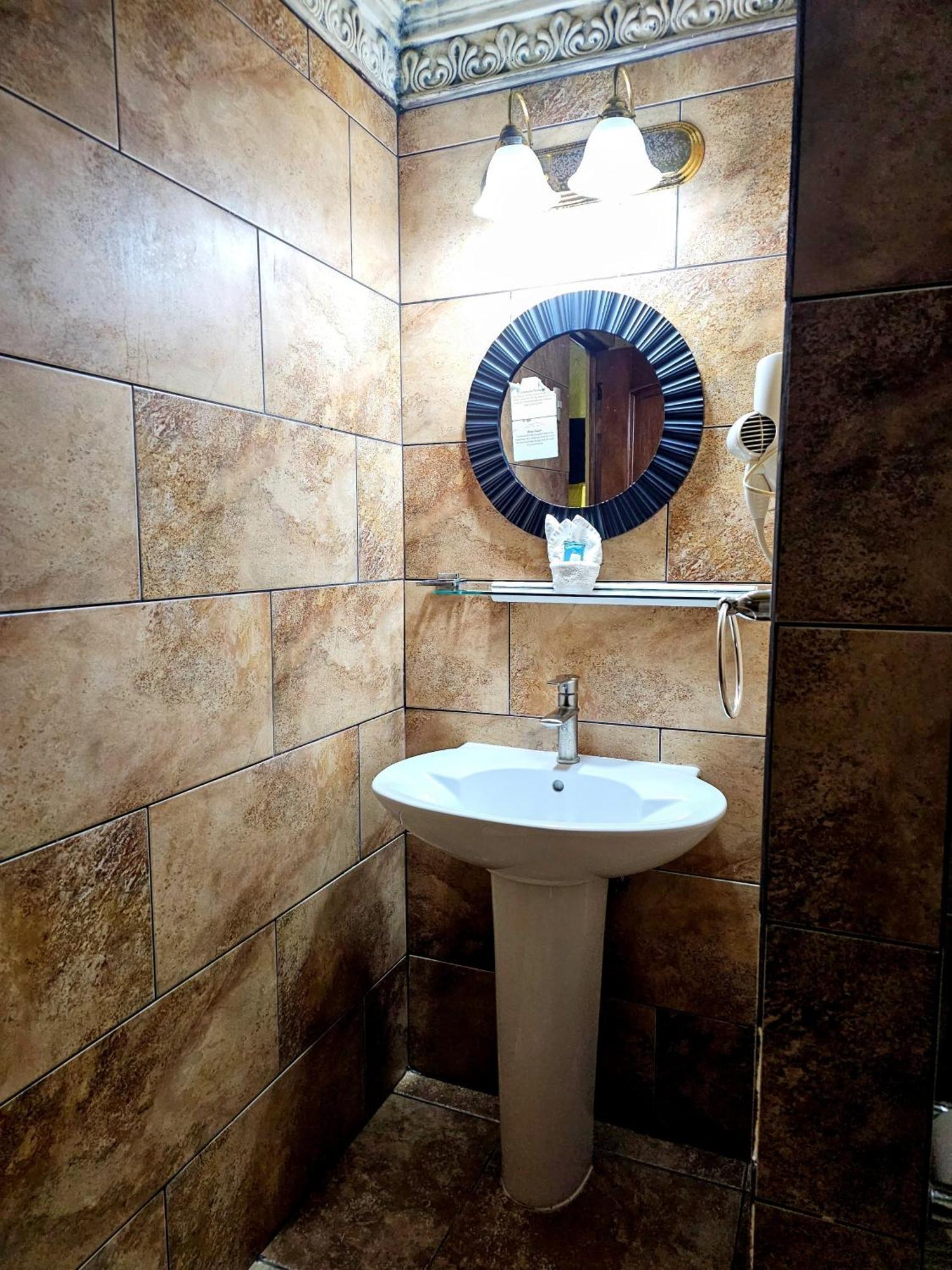 Antigua Inn Hotel Guatemala City Екстер'єр фото