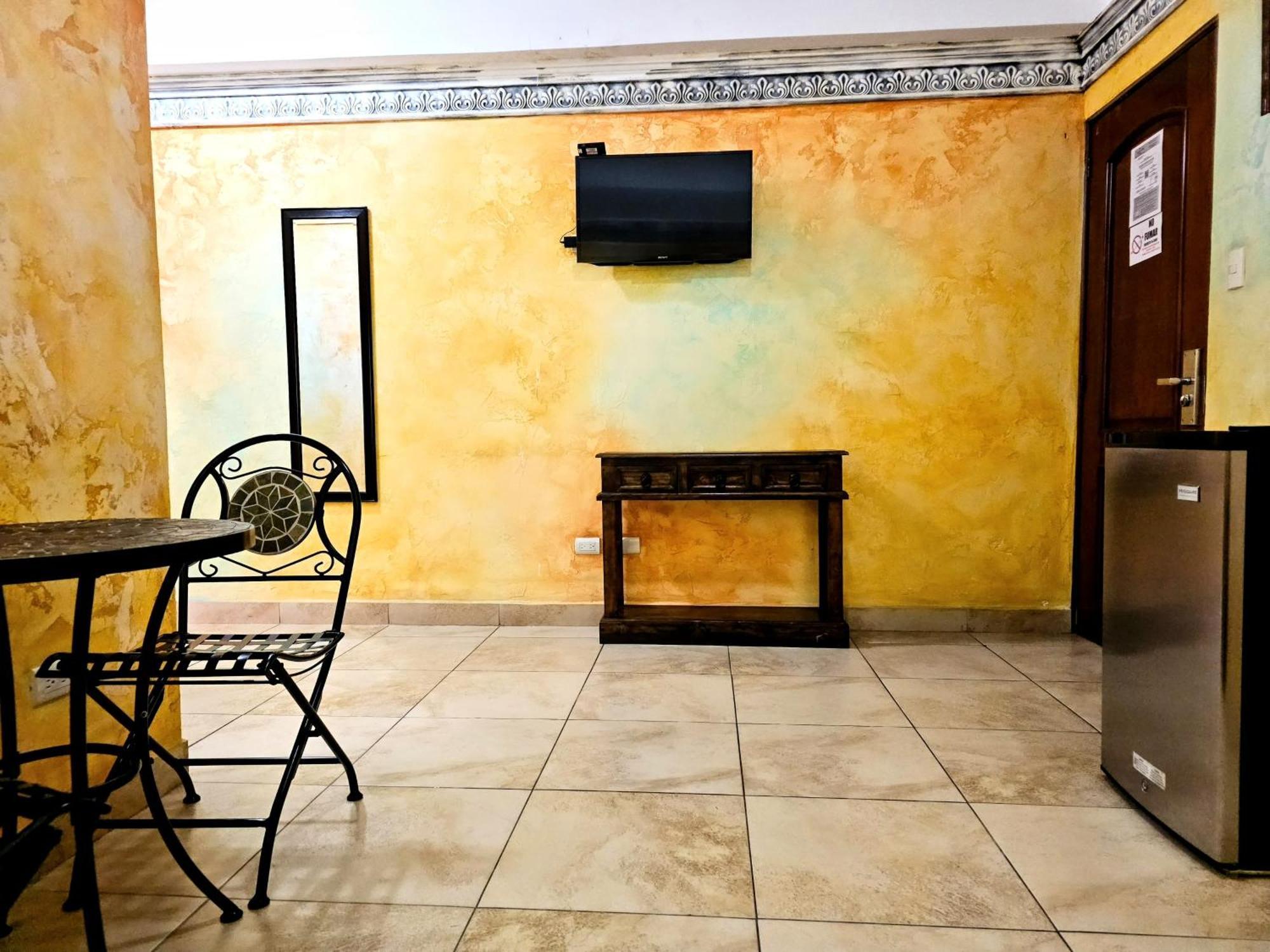 Antigua Inn Hotel Guatemala City Екстер'єр фото