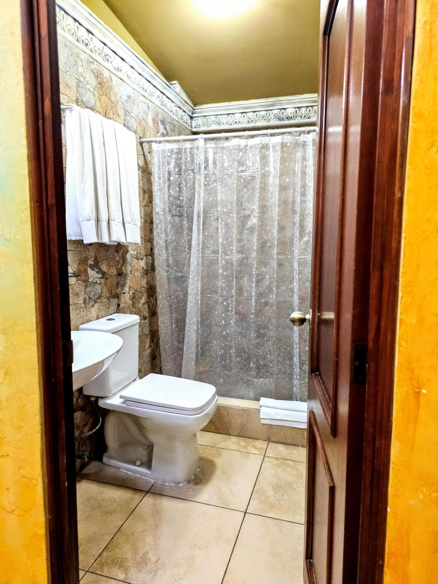 Antigua Inn Hotel Guatemala City Екстер'єр фото