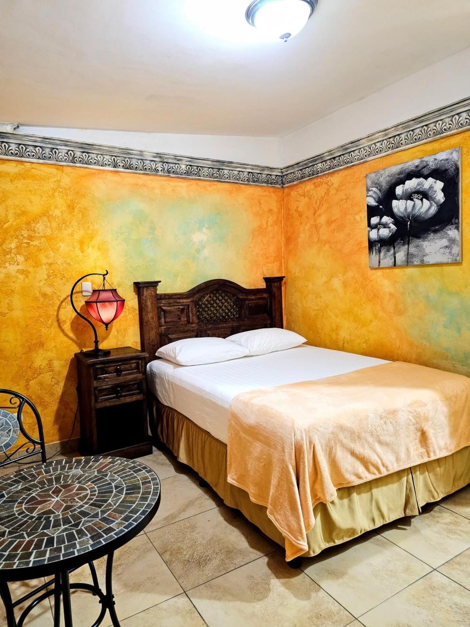 Antigua Inn Hotel Guatemala City Екстер'єр фото